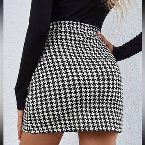 High-Waisted Print Mini Skirt Size Medium